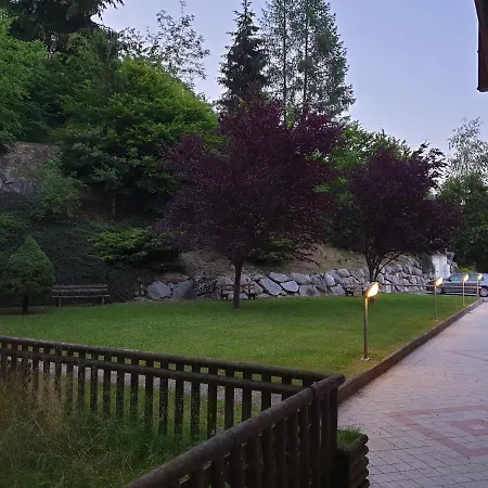 Imperial Wood - Panoramica Su 2 Piani Con Piscina E Giardino Balbido-rango